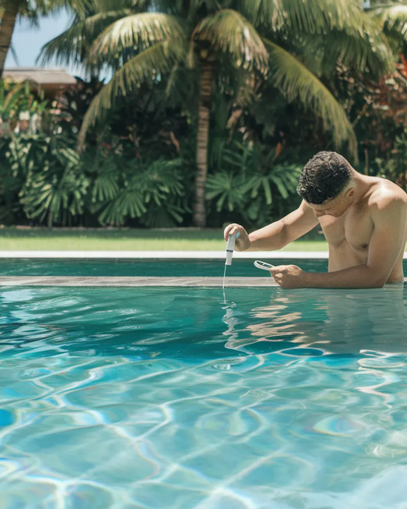 Traitement de l'eau de piscine en Guadeloupe : Guide complet pour l'entretien tropical