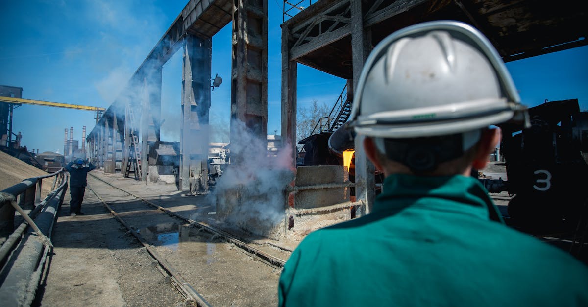 découvrez les normes de sécurité essentielles pour la construction de piscines, garantissant un environnement sûr et conforme aux réglementations. apprenez les meilleures pratiques pour protéger les travailleurs et assurer la sécurité des utilisateurs.